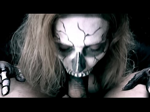 ❤️ Gadis iblis mengisap ayam dengan mulut hitamnya dan menelan air mani. Porno fb di id.pornmega.ru ️❤